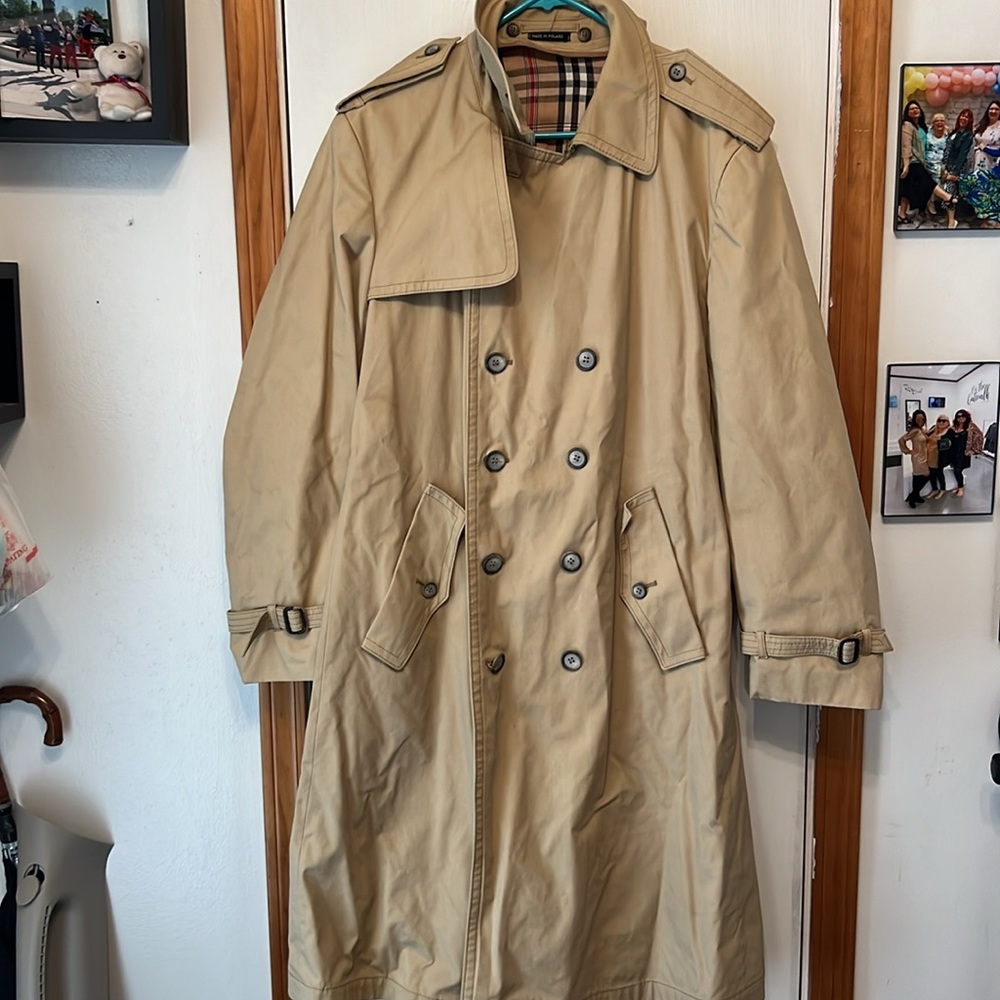 Brown vintage raincoat. - Picture 11 of 16